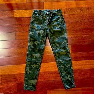 Camo stretch pants, size medium